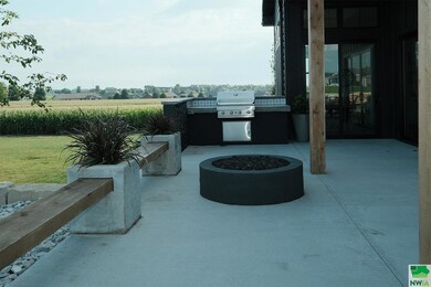 716 18th St SE, Sioux Center, IA 51250 - photo 6