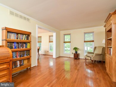 12 Harwood Dr, Voorhees, NJ 08043 - photo 4