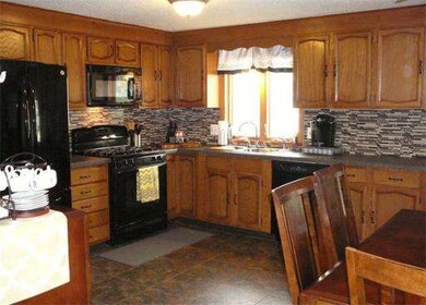 465 Chicopee St, Chicopee, MA 01013 - photo 5