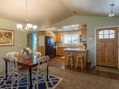 387 SW Wagner Meadows Dr, Grants Pass, OR 97526 - photo 4