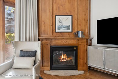4BFireplace