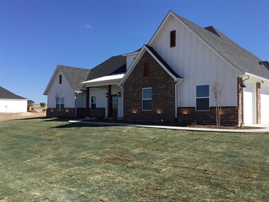 2049 Eagles Ridge Dr, Weatherford, TX 76087 - photo 2