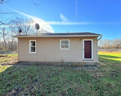 722 S View Dr, Waterloo, IA 50707 - photo 2