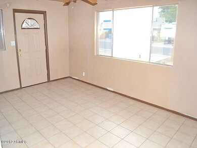 023-141376-living-room-3