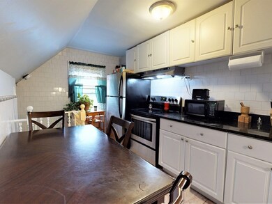 439 Ferry St unit B, Everett, MA 02149 - photo 4