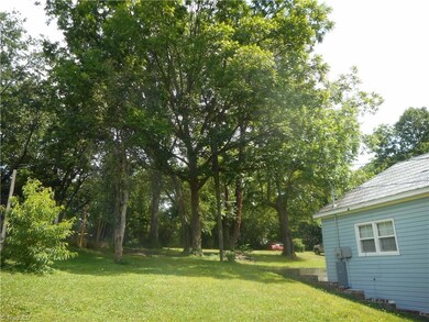 1660 NE Ashley School Cir, Winston Salem, NC 27105 - photo 7