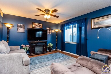 3036 SW Randolph Ave, Topeka, KS 66611 - photo 4