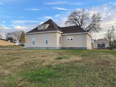 218 4th St, Pender, NE 68047 - photo 5