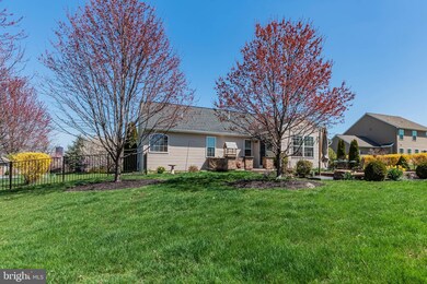 663 Franklin Square Dr unit 63, Chambersburg, PA 17201 - photo 4