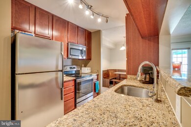 15602 Weathervane Terrace unit 602, Woodbridge, VA 22191 - photo 3