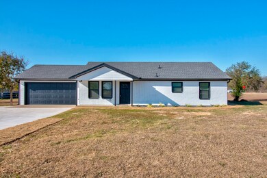 718 Arapaho Dr, Tioga, TX 76271 - photo 6