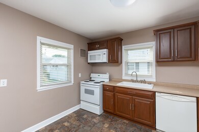 2811 Washington St, Davenport, IA 52804 - photo 2