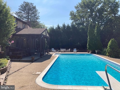 712 Maple Leaf Ln, Moorestown, NJ 08057 - photo 3