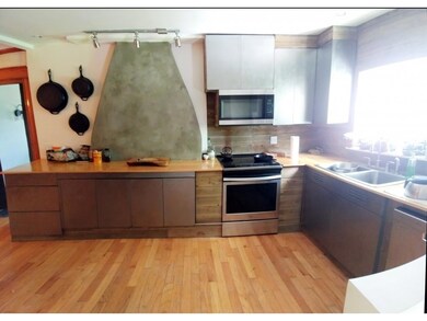 02-Photo 2
