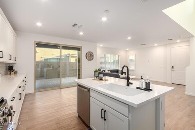 12 Beauchamp #101