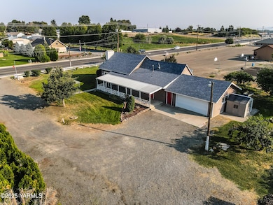 270 Cheyne Rd, Zillah, WA 98953 - photo 2