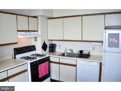 Radnor House unit 1009, Bryn Mawr, PA 19010 - photo 7