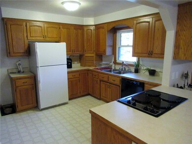 Dining room to kitchen