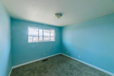 629 Kings Ct, Central Point, OR 97502 - photo 7