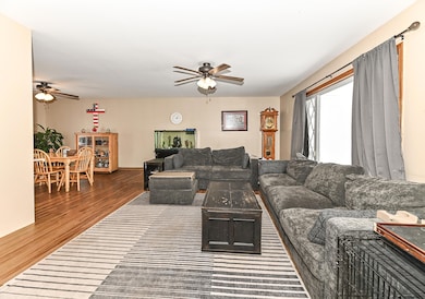 107 Prairie Dr, Walworth, WI 53184 - photo 2