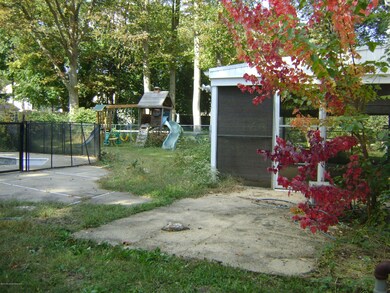 9 Pinebrook Dr, Neptune, NJ 07753 - photo 4