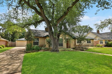 Extra long driveway allows for ample parking!