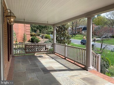 8008 Horseshoe Ln, Potomac, MD 20854 - photo 4