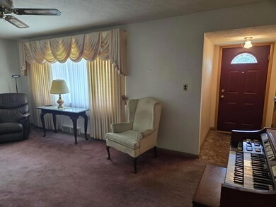 2752 Bernadette Rd, Columbus, OH 43204 - photo 6