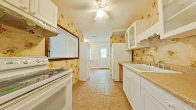 16-Kitchen (67)