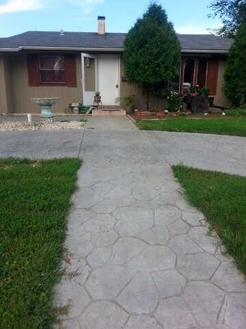 1 Alameda Dr, Carpentersville, IL 60110 - photo 2