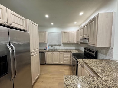 2731 N 72nd Way, Hollywood, FL 33024 - photo 7