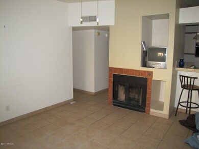 Fireplace/Living Room