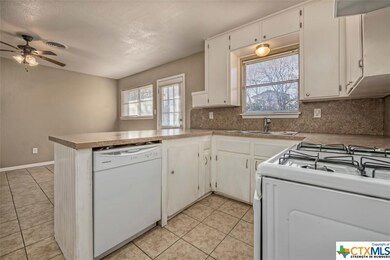 202 Hardeman St, Copperas Cove, TX 76522 - photo 7