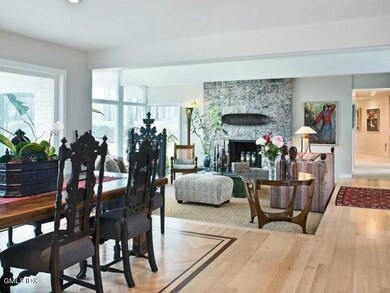 Living Room/Dining Room