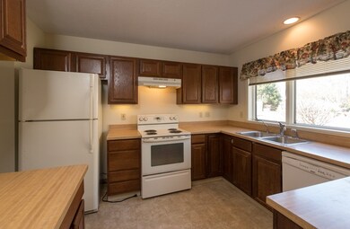 108 Fairway Village unit 108, Leeds, MA 01053 - photo 4