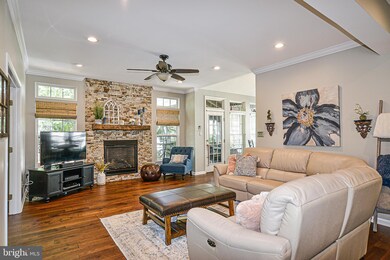 26139 Murrey Dr, Chantilly, VA 20152 - photo 2