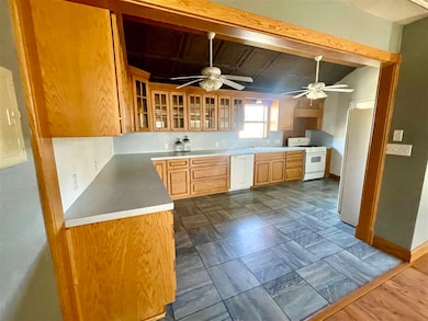 609 Meadow Ln, Frederick, OK 73542 - photo 3