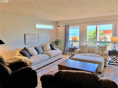 906 SW 7th St, Newport, OR 97365 - photo 4