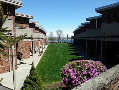 3940 Post Rd unit 4, Warwick, RI 02886 - photo 2