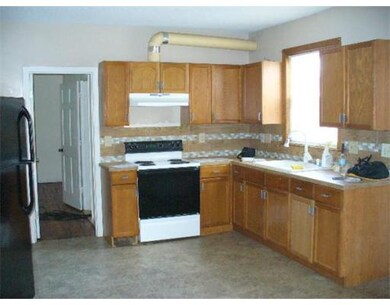 17 Artisan St unit 1, Chicopee, MA 01013 - photo 4