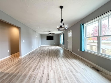 411 E Sloan Ave, Mount Vernon, MO 65712 - photo 7