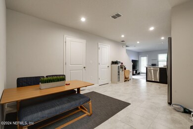 5927 Creekside Crossing Dr, Jacksonville, FL 32210 - photo 4