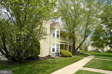 25 Dennis Ct, Hightstown, NJ 08520 - photo 4