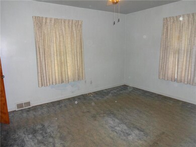 325 S Walnut St, Bath, PA 18014 - photo 4