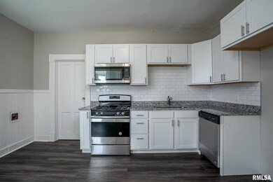 2023 W 5th St, Davenport, IA 52802 - photo 4