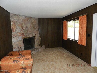 FIREPLACE IN FAMILY ROOM