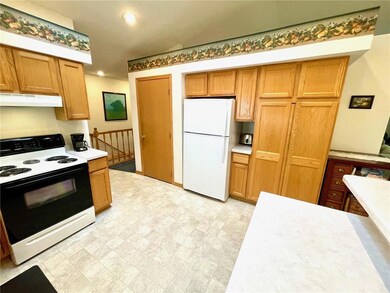 Great working space in this kitchen with lots of c