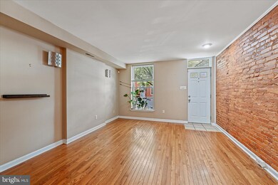 1015 S Bouldin St, Baltimore, MD 21224 - photo 2