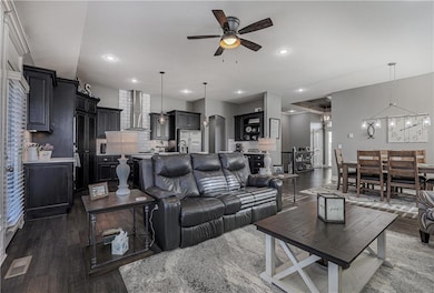 1214 Cothran Ct, Raymore, MO 64083 - photo 6