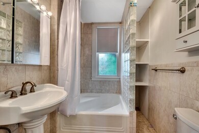 56 Warren Ave unit R, Woburn, MA 01801 - photo 4